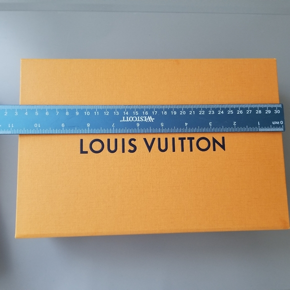 LOUIS VUITTON Beautiful Lemited Edition Shoulder/Crossbody LV Purse - Picture 14 of 16